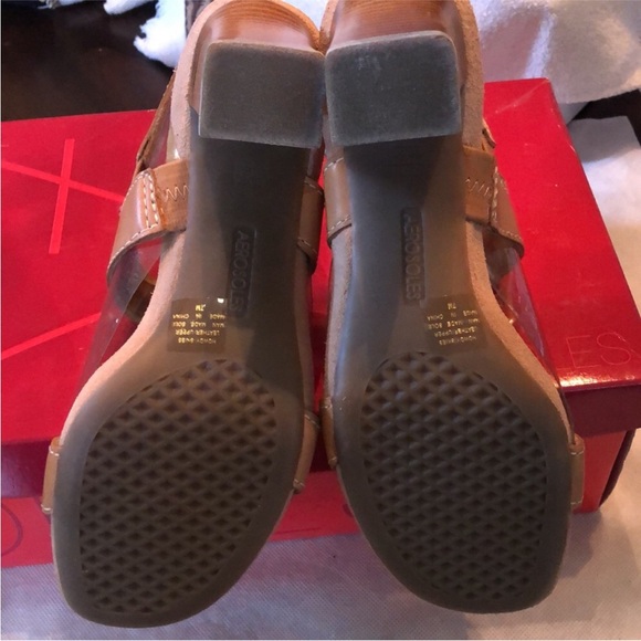 Aerosoles Howdy Skies tan leather comfy stacked heel back strap sandals + box - Picture 9 of 13